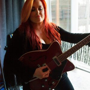 Wynonna - 51495609_10155845068796861_2932863253237202944_o